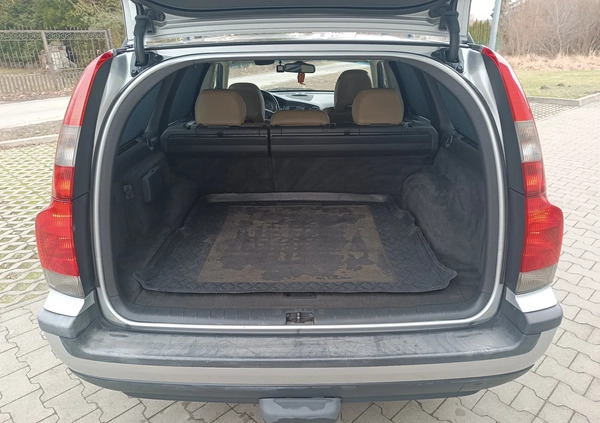 Volvo V70 cena 9950 przebieg: 390000, rok produkcji 2004 z Świdwin małe 106